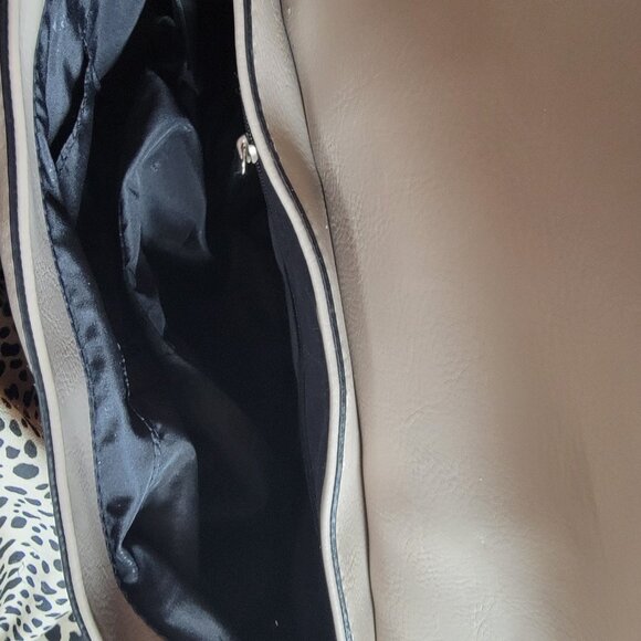 Brand New Kenneth Cole Mushroom Concord Backpack - Picture 5 of 5